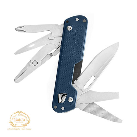 Free T4 Navy Leatherman