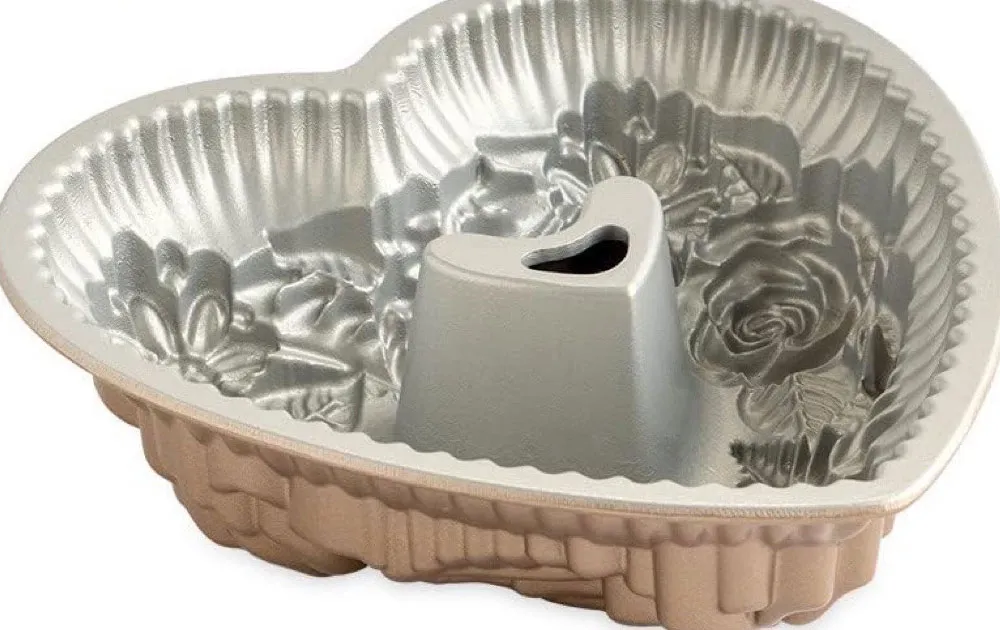 Tortiera Floral Heart Bouquet Nordic Ware 2