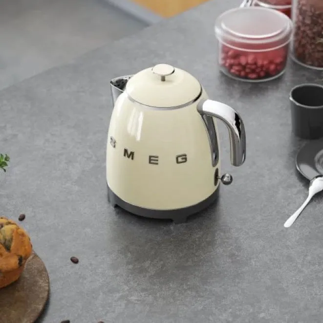 Mini bollitore elettrico KLF05CREU Smeg 3